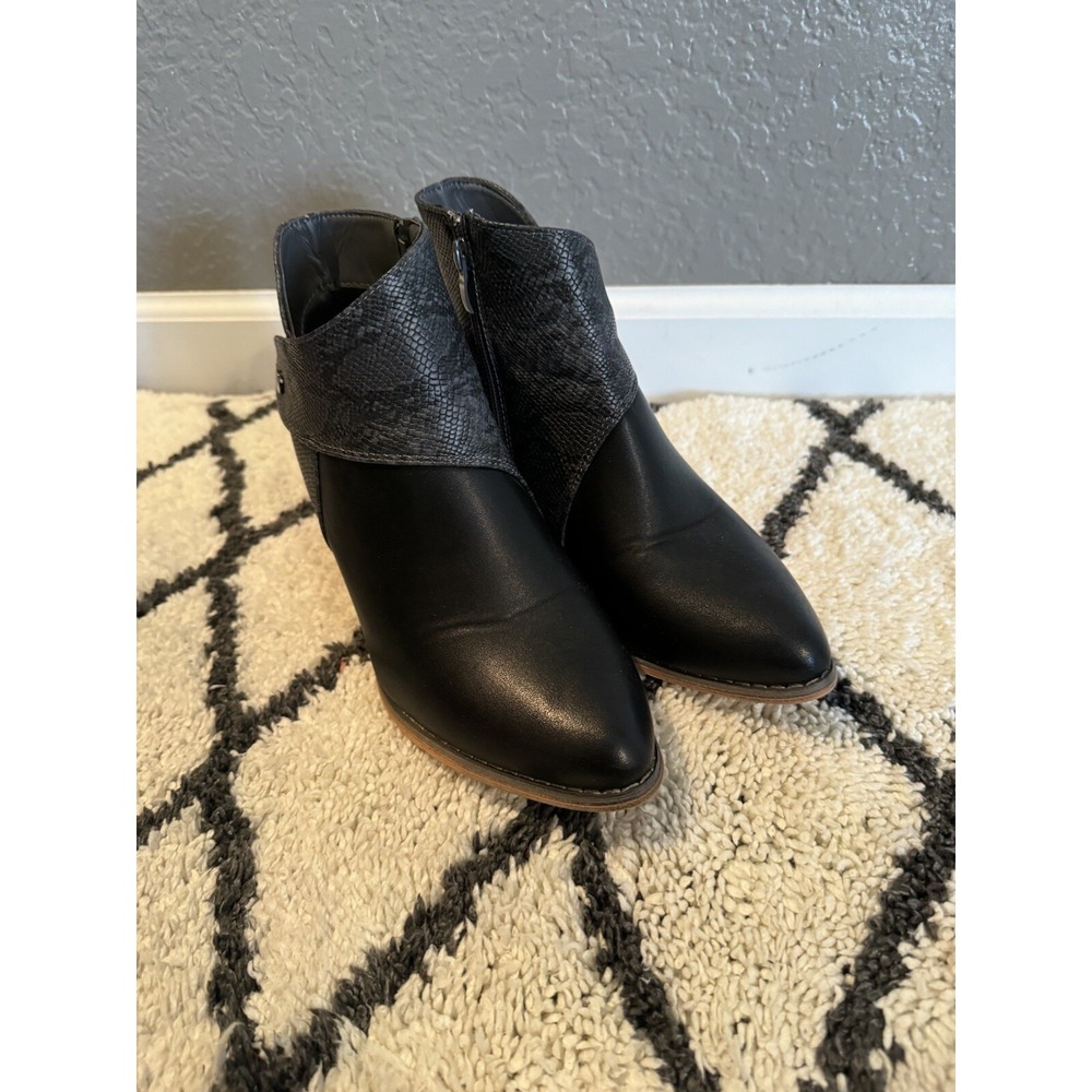 Tinstree Point Toe Ankle Boots Snakeskin Accent Chunky Heel Size 8 Black W Gray